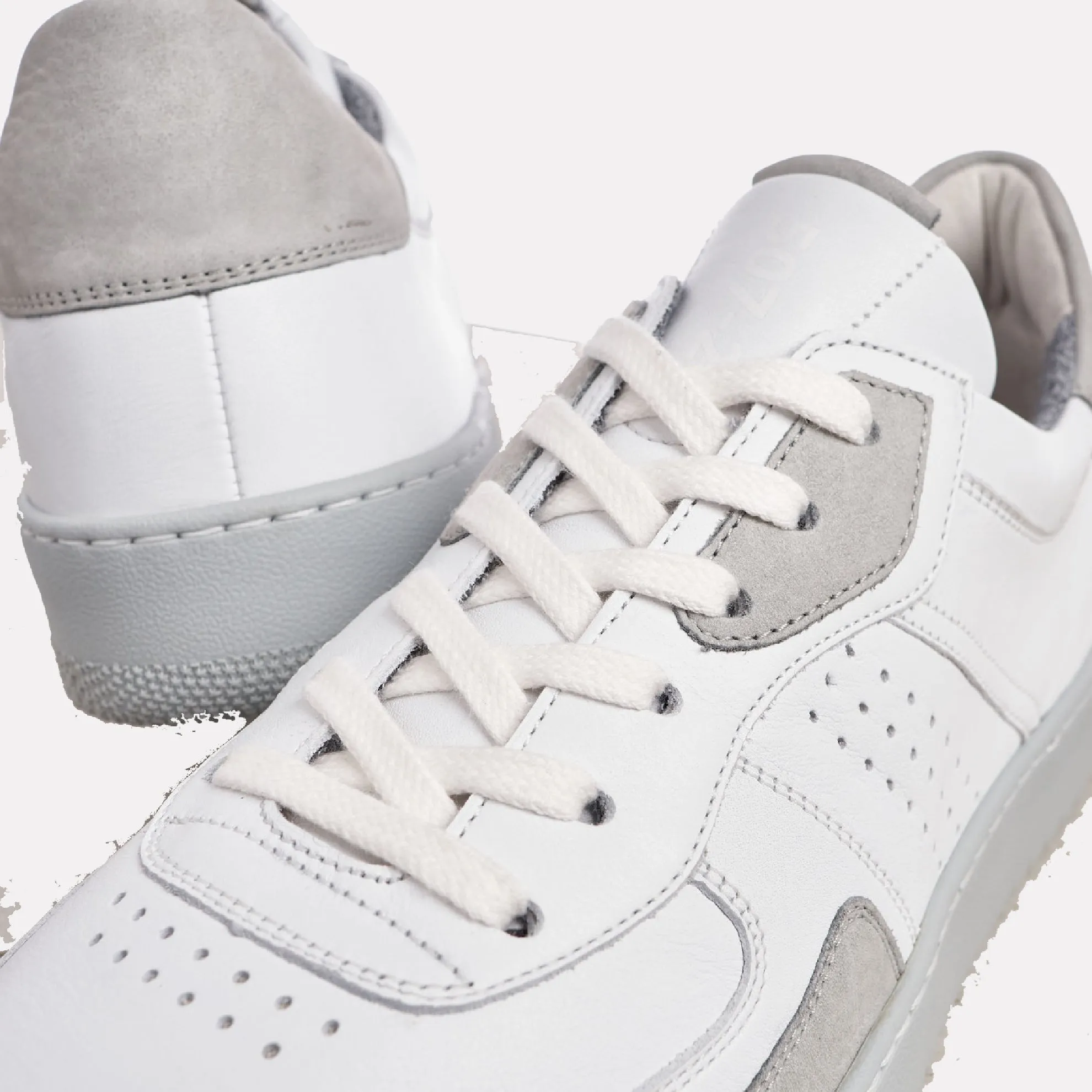 Arel Low-top Trainer with Variofootbed / Platinum-White