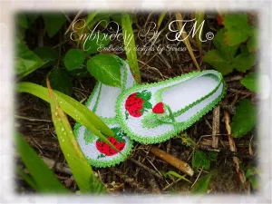 Baby booties strawberry No.35/ 5x7 hoop