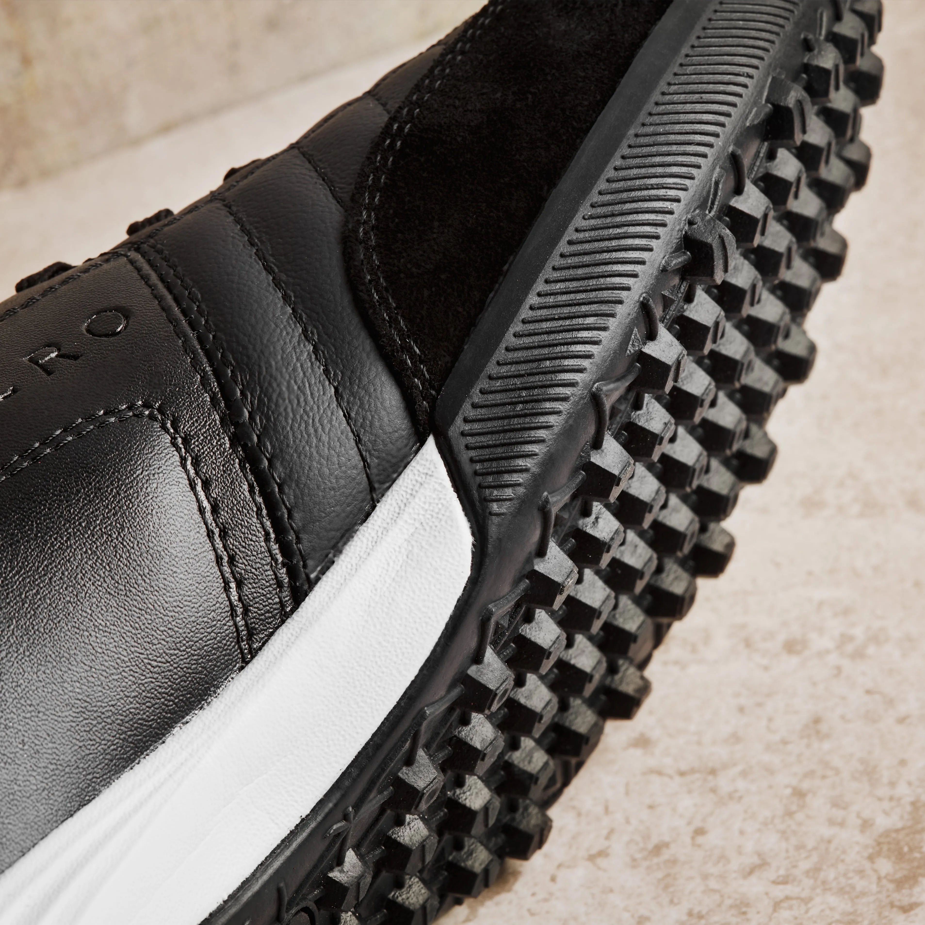 Black Dominio Turf