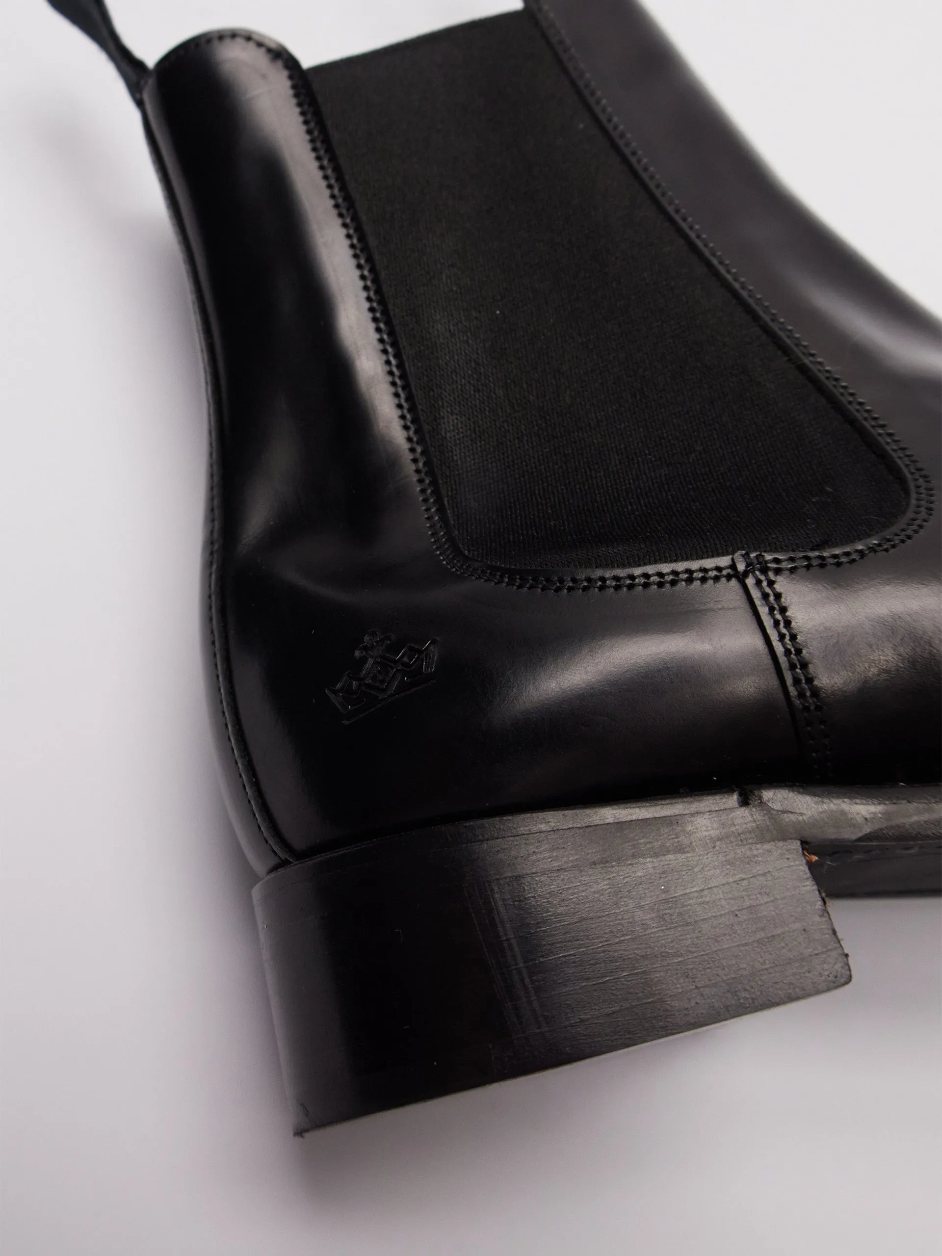 Black Silvia chelsea boots