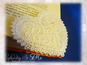 Bookmark corner / heart /4x4 hoop