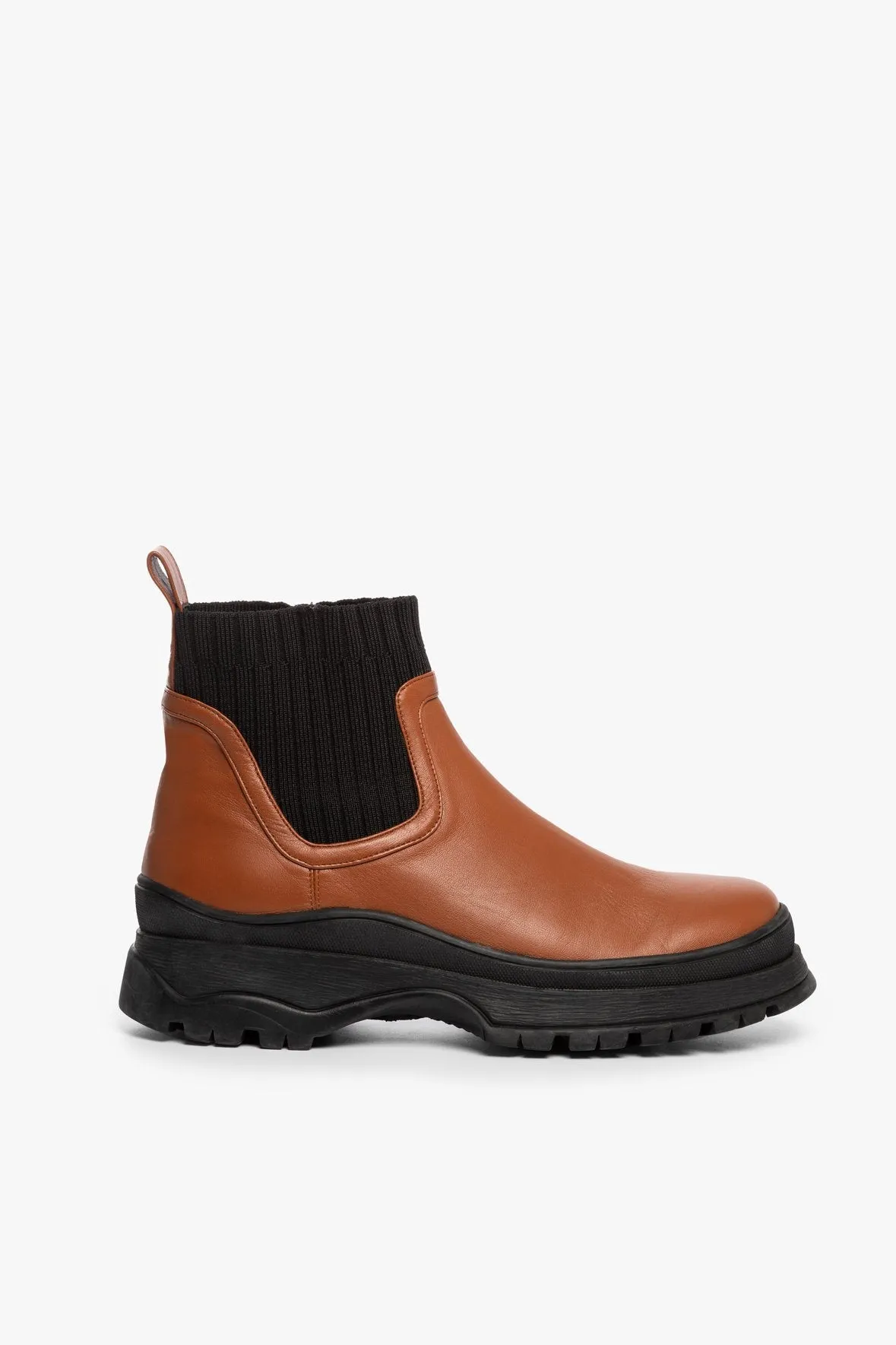 BOW BOOT | TAN BLACK
