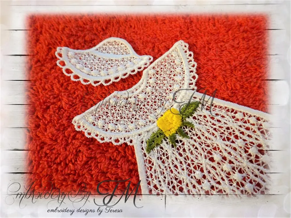 Dress and hat / lace application / two sizes