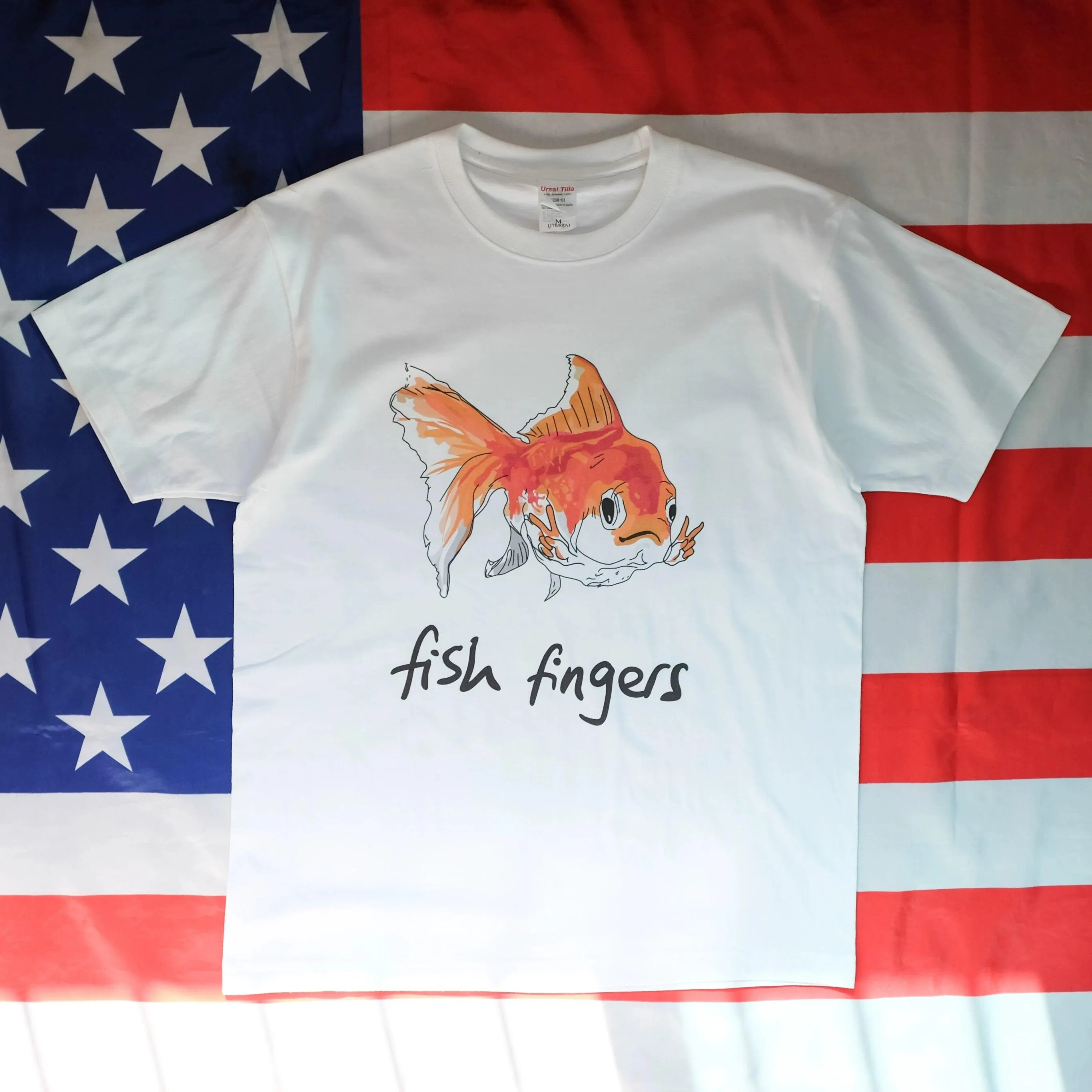 FISH FINGERS TEE