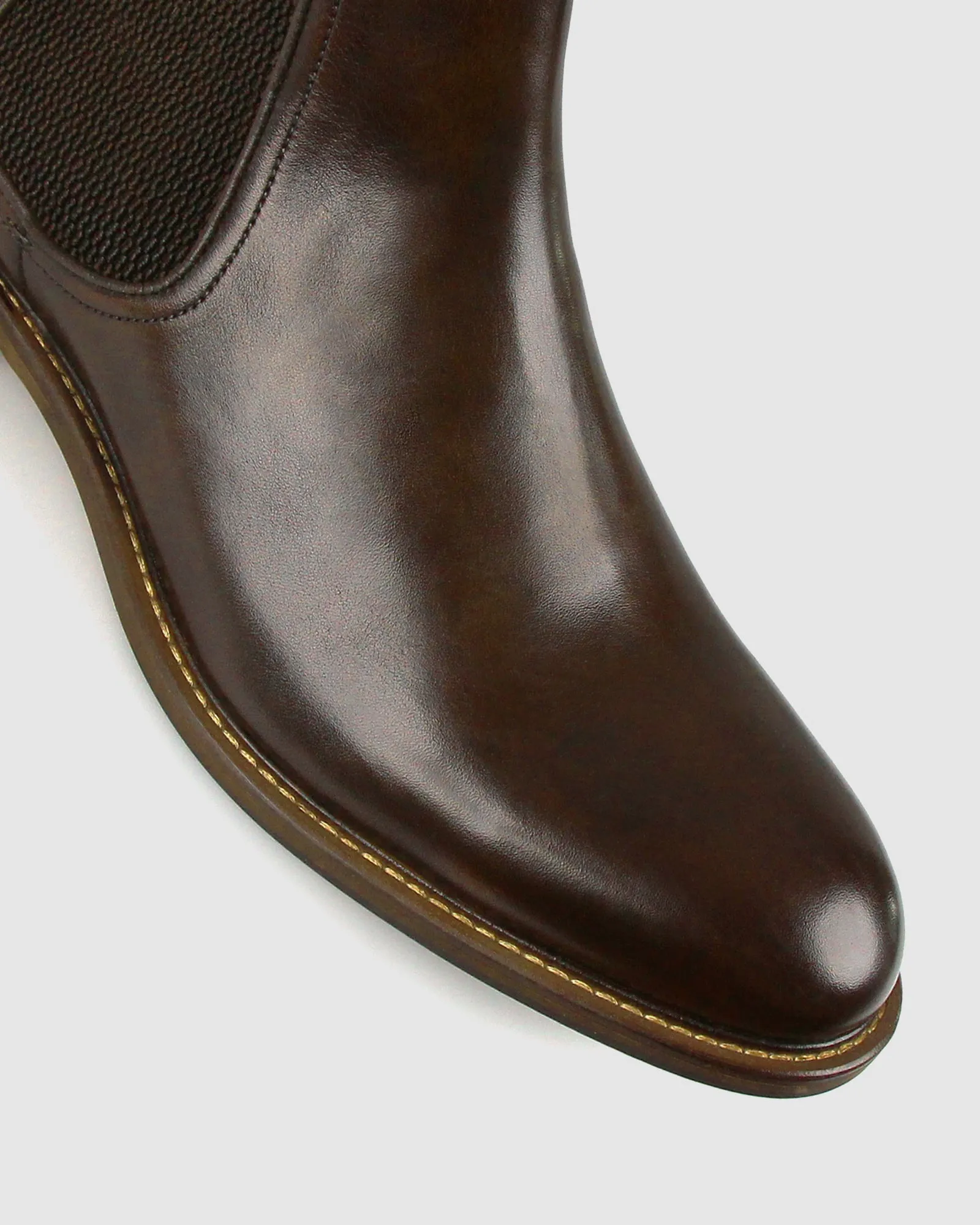 JEFFERY Leather Chelsea Boots