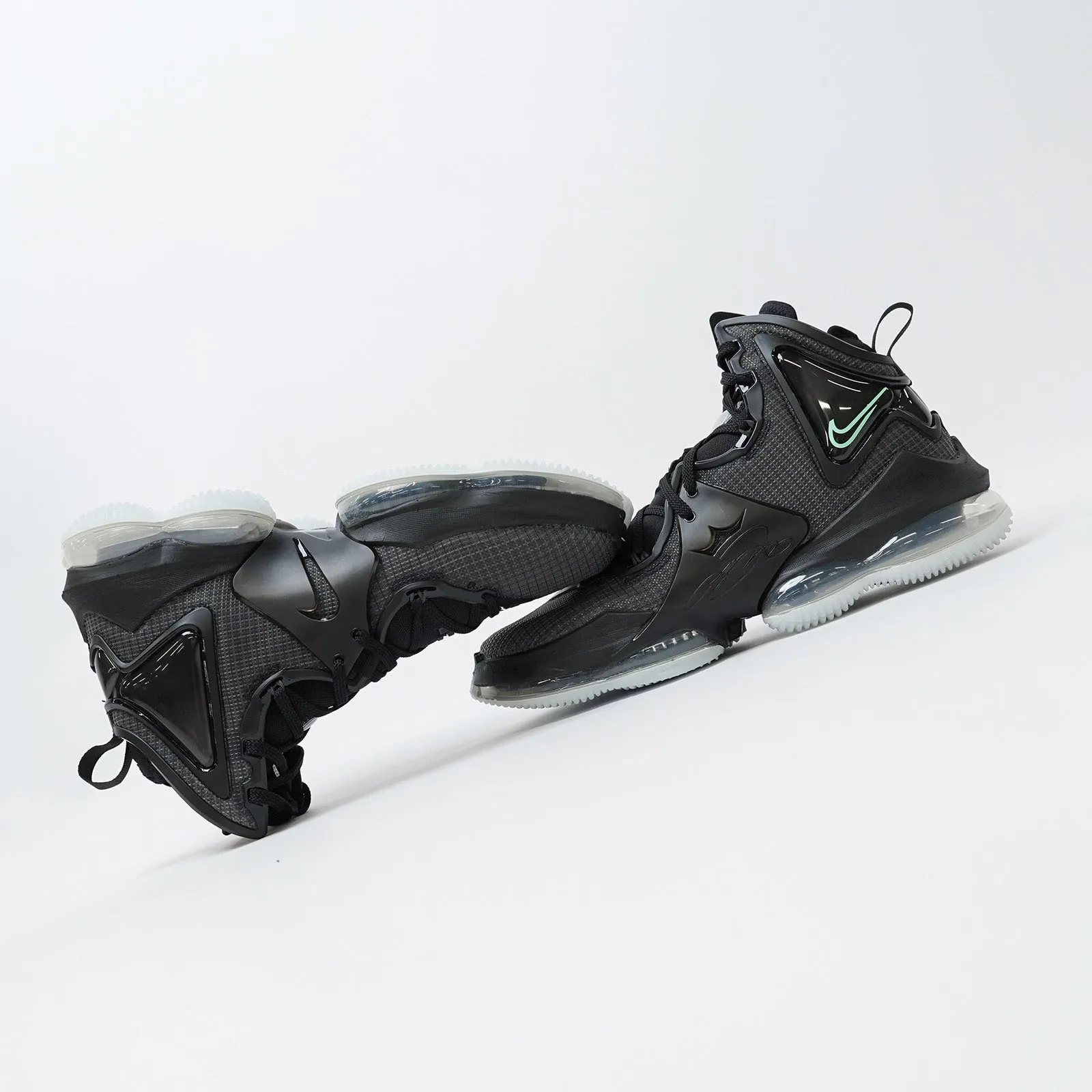 LeBron 19 - 'Chamber Of Fear'