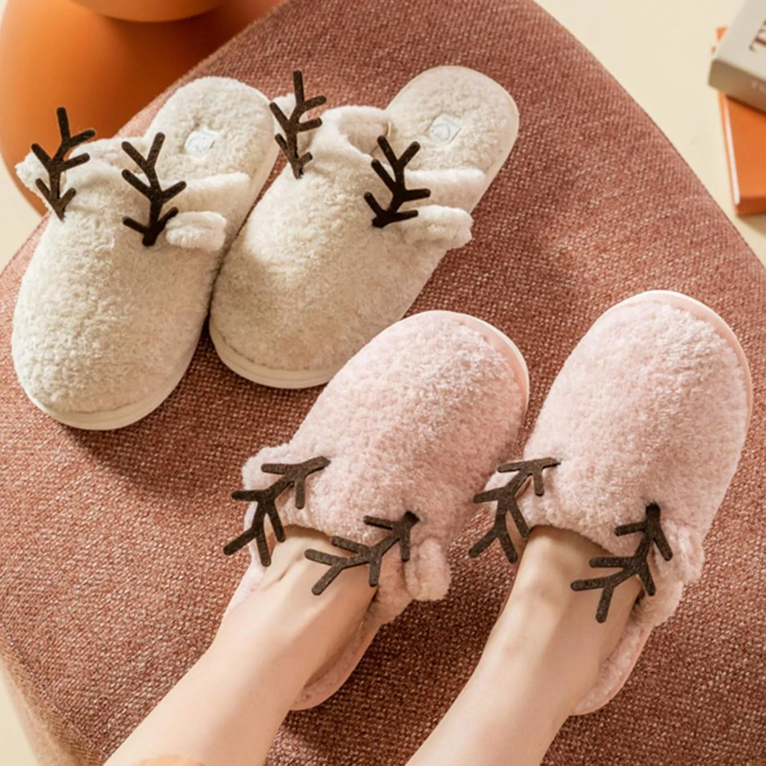 Women'S Cozy Fuzzy Fleece Slippers Memory Foam House Shoes Slide on Reindeer anti Slip Bedroom Slippers Indoor Outdoor