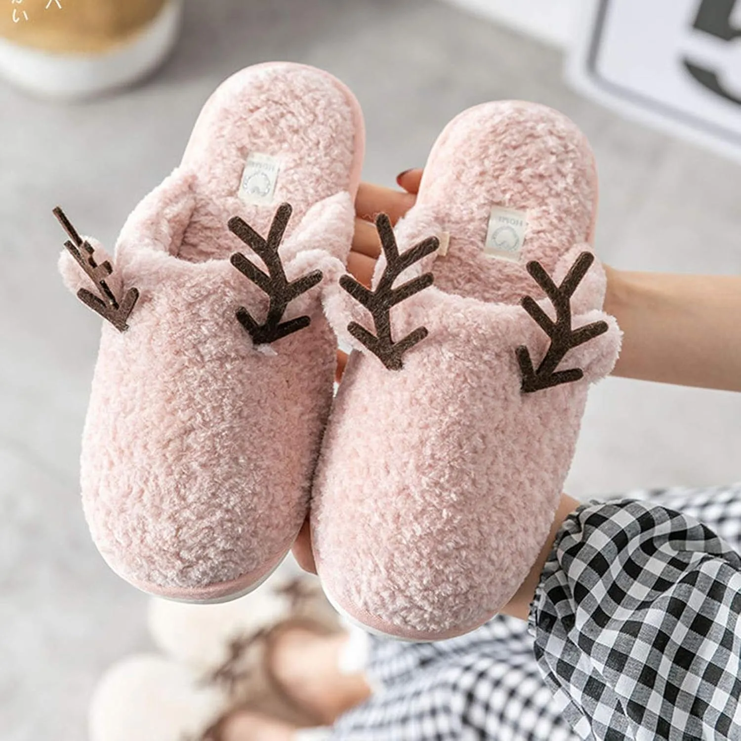 Women'S Cozy Fuzzy Fleece Slippers Memory Foam House Shoes Slide on Reindeer anti Slip Bedroom Slippers Indoor Outdoor