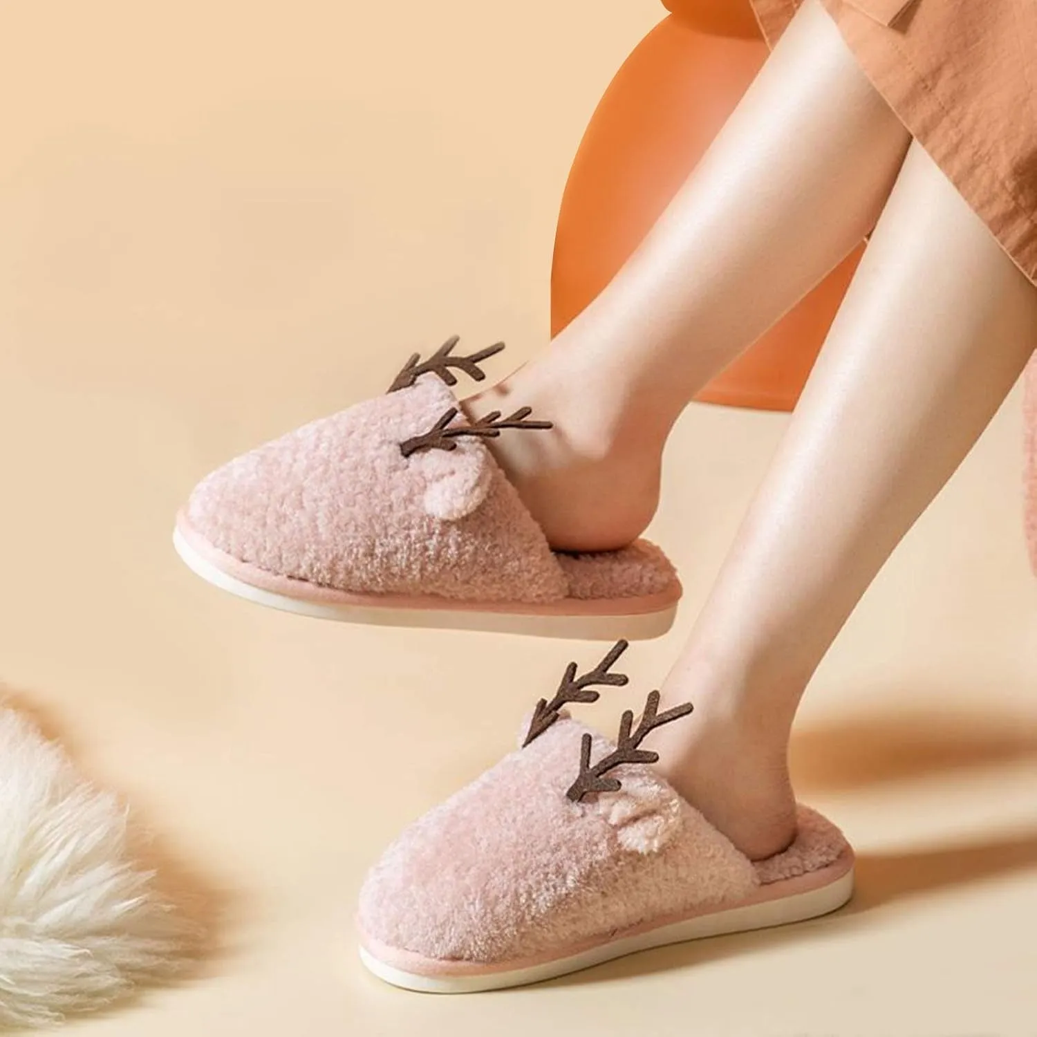 Women'S Cozy Fuzzy Fleece Slippers Memory Foam House Shoes Slide on Reindeer anti Slip Bedroom Slippers Indoor Outdoor