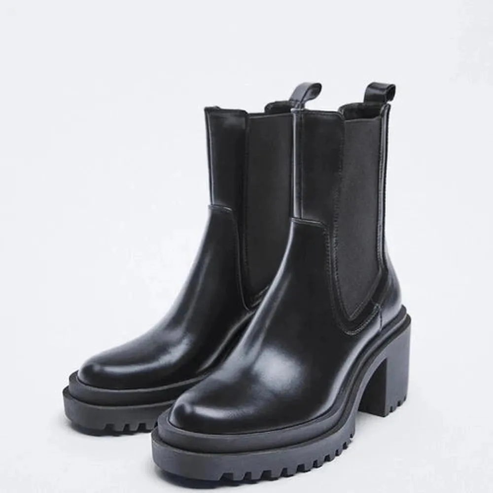 Zeinap Black Chunky Chelsea Boots